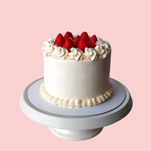 Load image into Gallery viewer, Strawberry Cream Cake